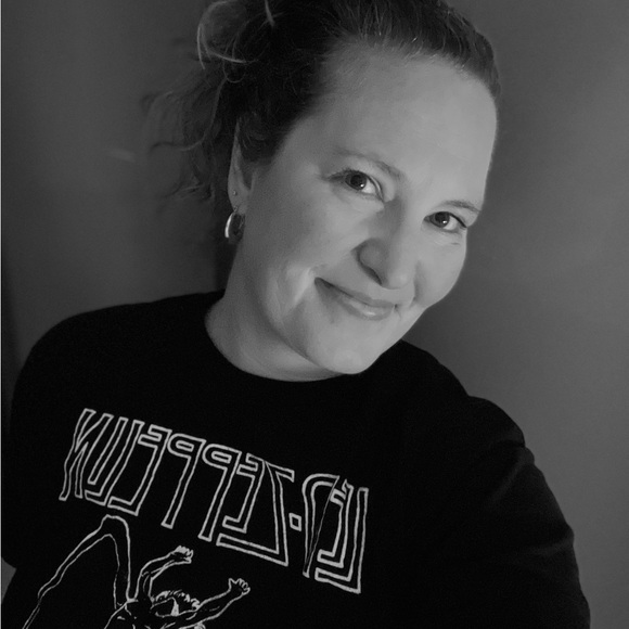 Meet your Posher, Amy - Picture 4 of 6